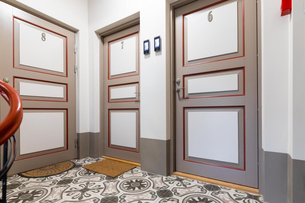 Apartamento Charming 1Br In Superb Location, Free Parking & Wi-Fi Tallin Exterior foto