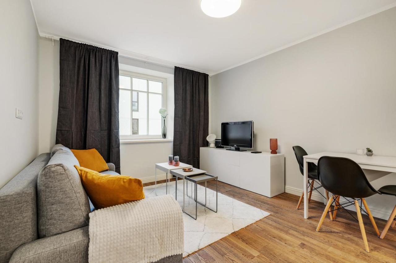 Apartamento Charming 1Br In Superb Location, Free Parking & Wi-Fi Tallin Exterior foto